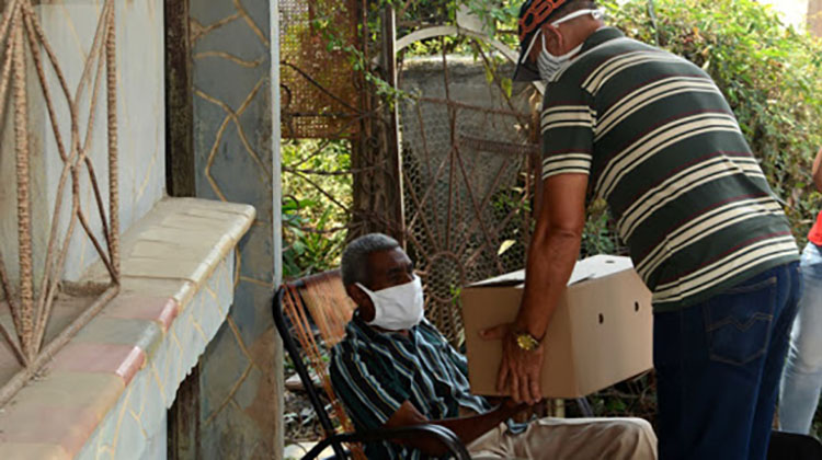 Los ancianos son protegidos pues son muy vulnerables a la Covid 19 y otras enfermedades. / Foto: ACN.