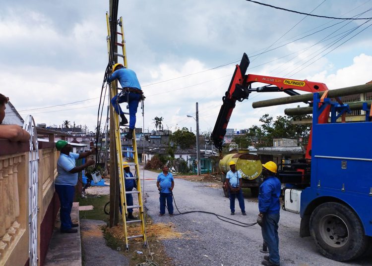 ETECSA trabaja en solucionar averías en Pinar del Río