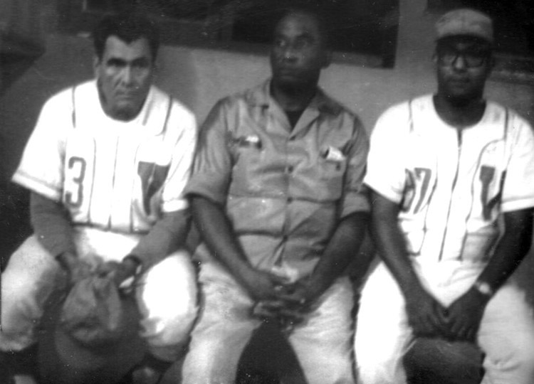 De izquierda a derecha, Chito Quicutis, Manuel Godínez y Lacho Rivero.