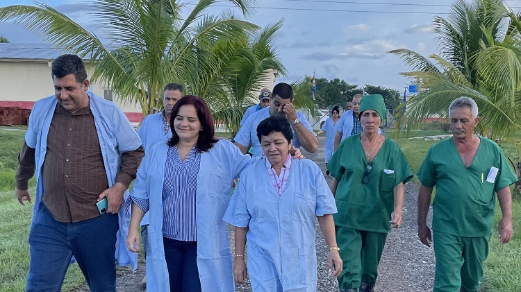 guerrilla agricultural worker pinar del rio cuba 2 750x421 1