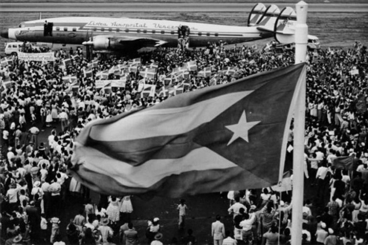 Recibimiento a Fidel en Caracas 23 de enero de 1959 Archivo de Granma