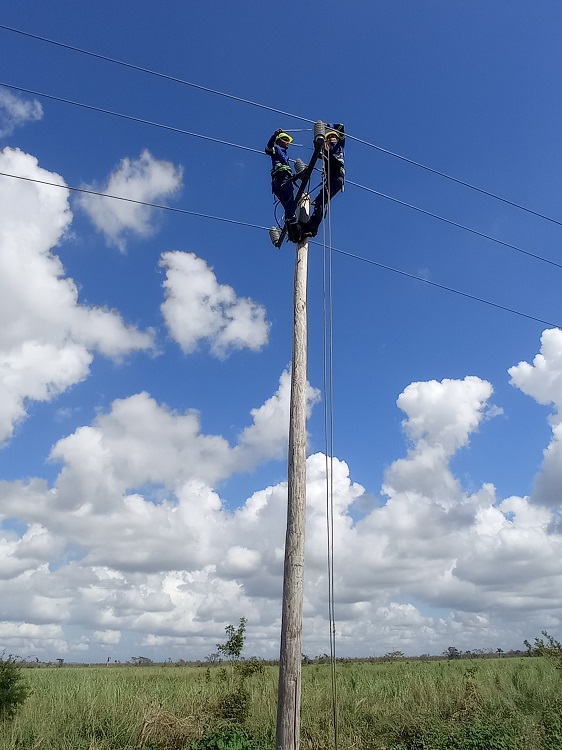 Linieros electricos Pinar del Rio Guerrillero Cuba 4