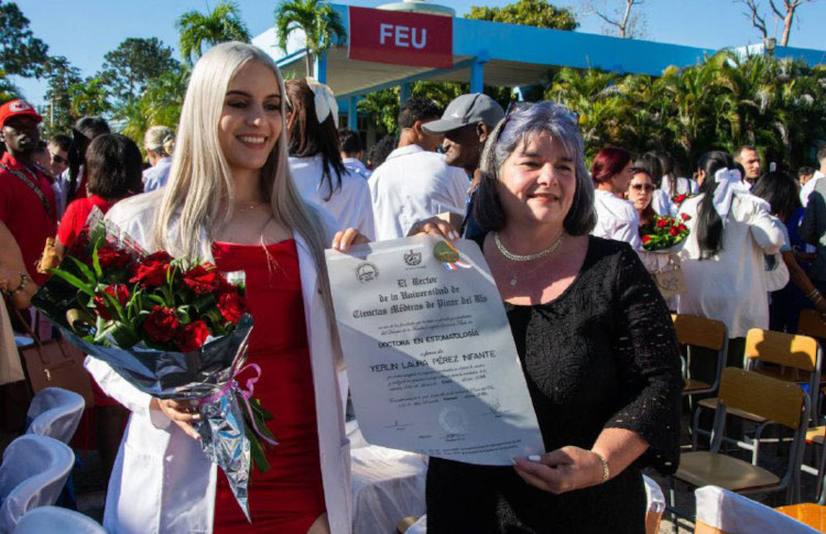 graduados medicina cubana2 pinar del rio guerrillero 750x485 1