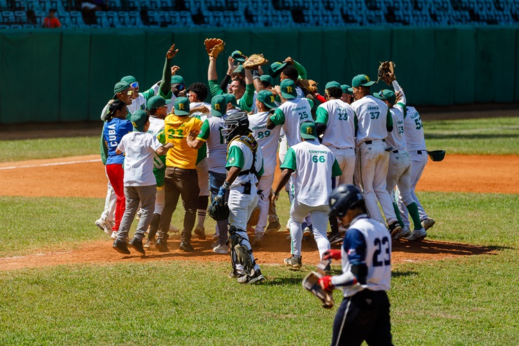 Lobos de Pinar del rio 9